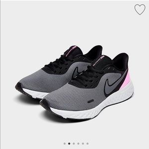 ⭐️SALE⭐️ Nike Revolution Sneakers 👟